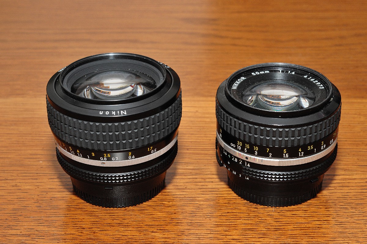 http://images.pixelpeeping.net/elanr/50mmComp/303_4045.JPG