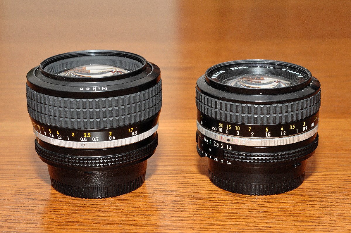 http://images.pixelpeeping.net/elanr/50mmComp/303_4046.JPG